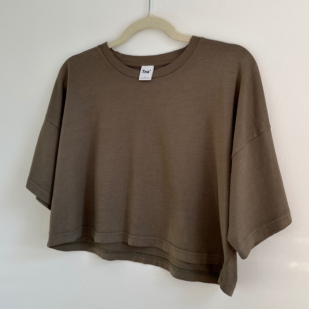Aritzia TNA Cropped Tour T-Shirt | L